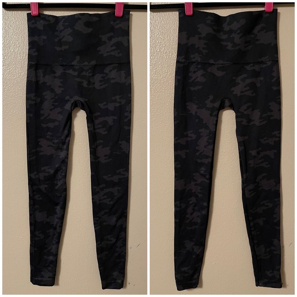 SPANX Look at Me Now Leggings - Black Camo - Picture 2 of 5
